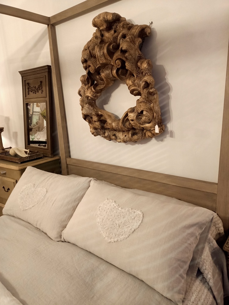 Detalle plafón de la cama con dosel