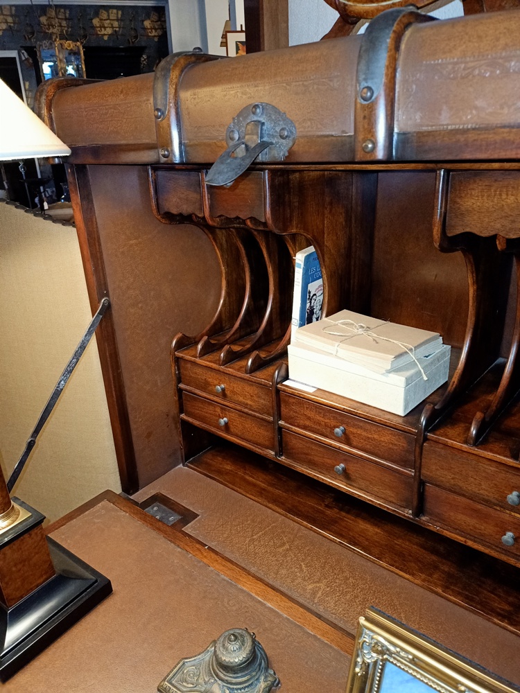 Mueble escritorio de viaje - Imagen 2