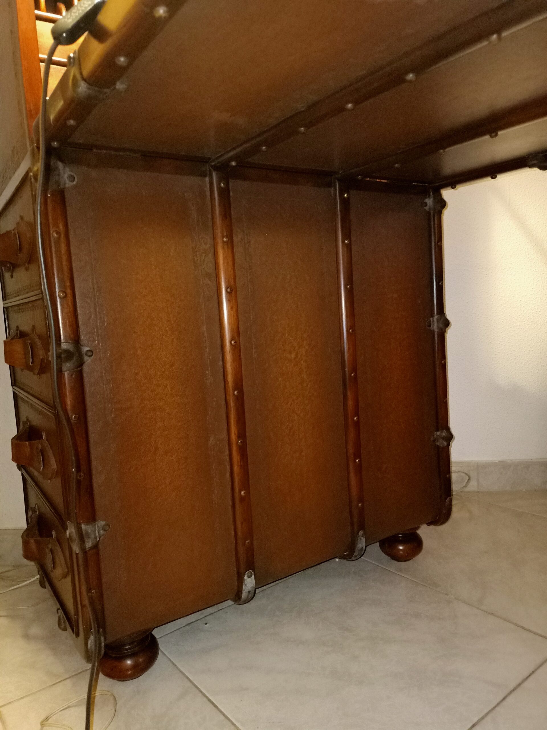 Mueble escritorio de viaje - Imagen 3