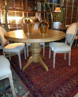 Mesa comedor Piña